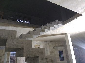 Бетонная лестница зеркальная (КП Зелёная роща)