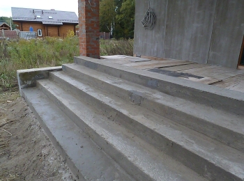 Бетонная лестница в посёлке Лосиный парк (Щёлковский район)