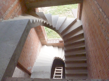 Лестница из бетона в посёлке Цветочный