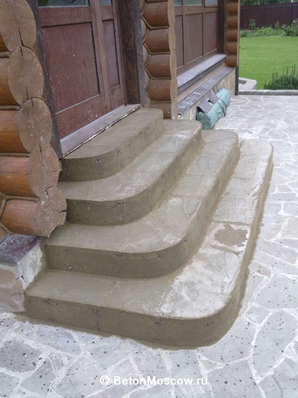 Лестница из железобетона в посёлке Аисты. Фото 8