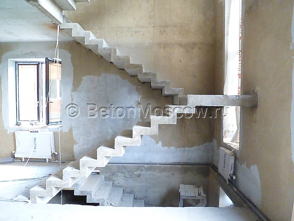 Лестница из бетона в КП Берёзка. Фото 2
