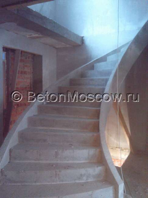 Бетонная монолитная лестница (Апрелевка). Фото 4