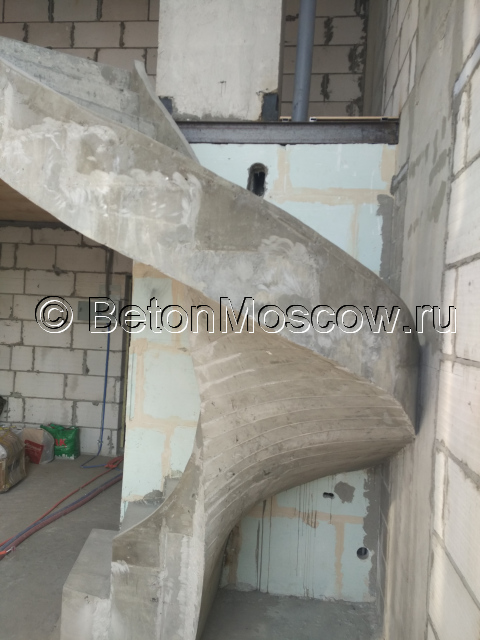 Бетонная монолитная лестница (ЖК Имераторские Мытищи). Фото 7