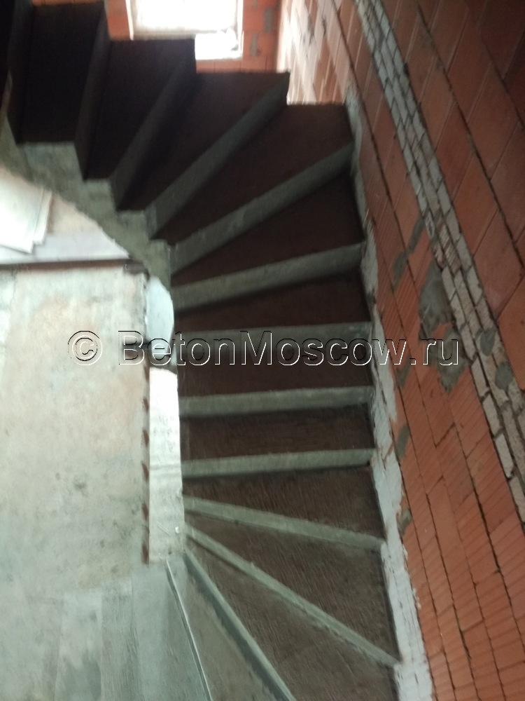 Бетонная монолитная лестница (КП Кембридж). Фото 2