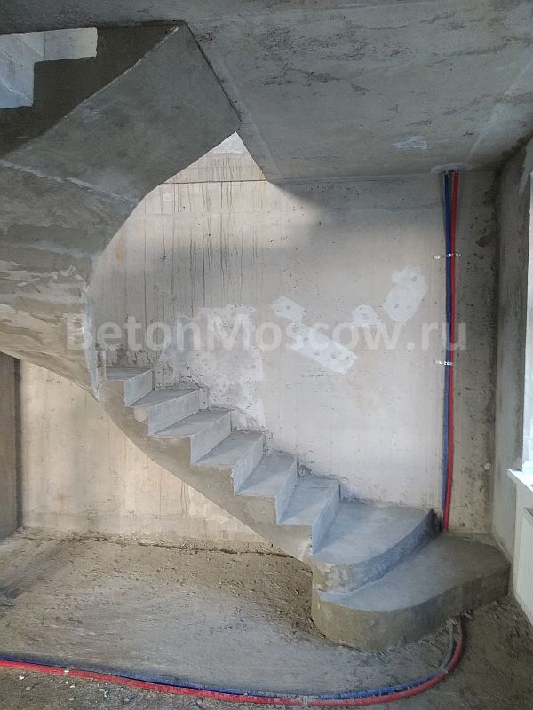 Бетонная монолитная лестница (Красногорск). Фото 2