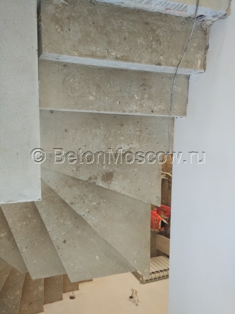 Бетонная монолитная лестница (Ламоново). Фото 2