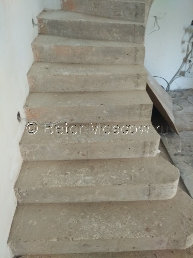 Бетонная монолитная лестница (Ламоново). Фото 6