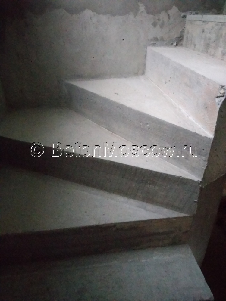 Бетонная монолитная лестница (Лешково ). Фото 9