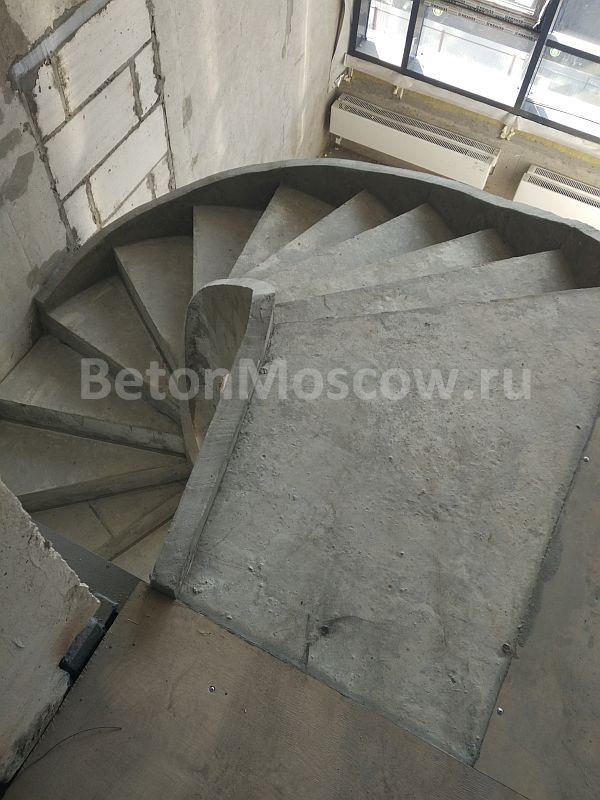 Бетонная монолитная лестница (Москва). Фото 1