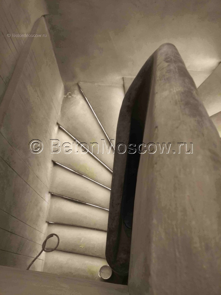 Бетонная лестница с подсветкой (Москва). Фото 3