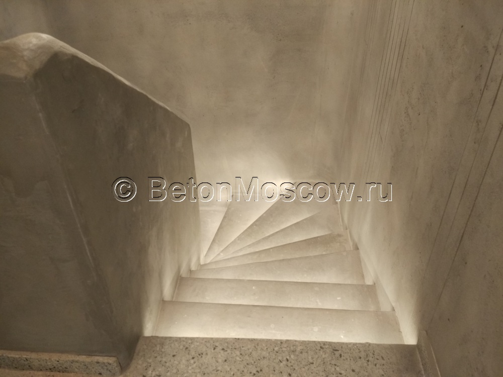 Бетонная лестница с подсветкой (Москва). Фото 4