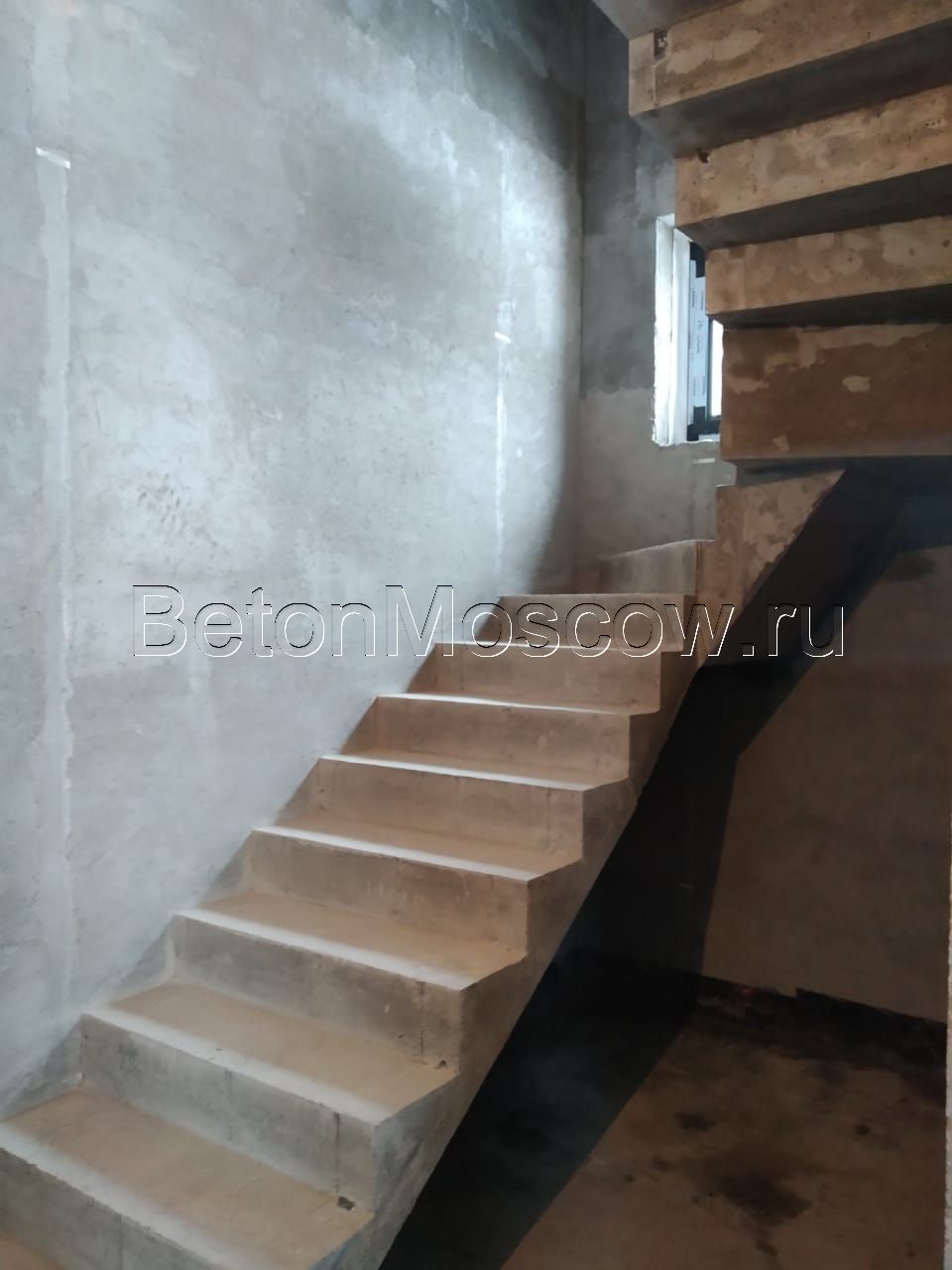 Бетонная лестница маршевая зеркальная (КП Европа 3). Фото 6