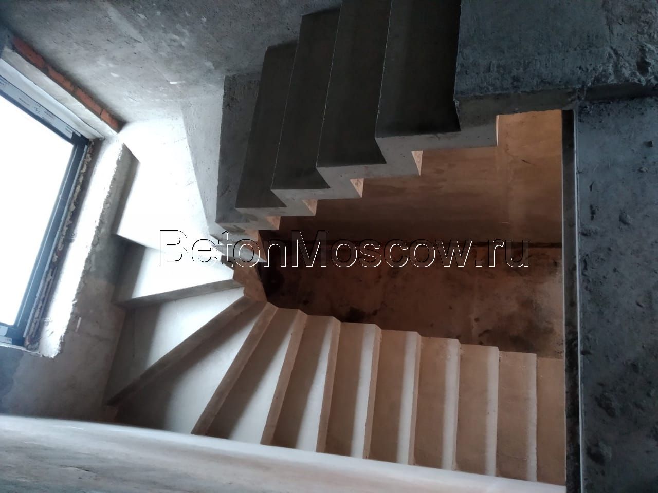 Бетонная лестница маршевая зеркальная (КП Европа 3). Фото 7