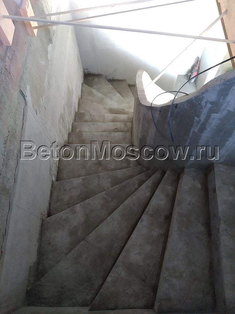 Бетонная лестница забежная (м. Ясенево). Фото 3