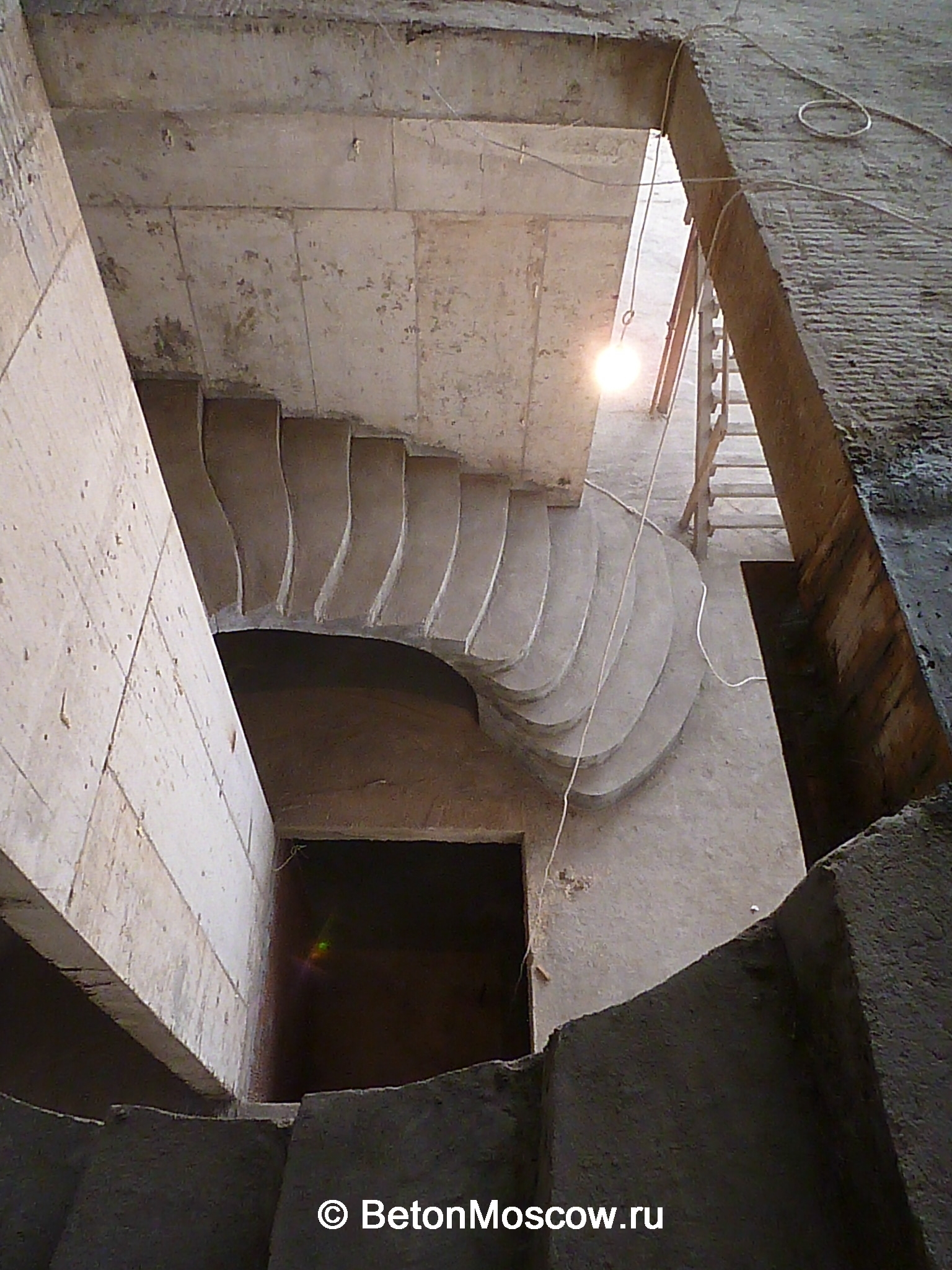 Лестница бетонная в посёлке Царское село. Фото 8