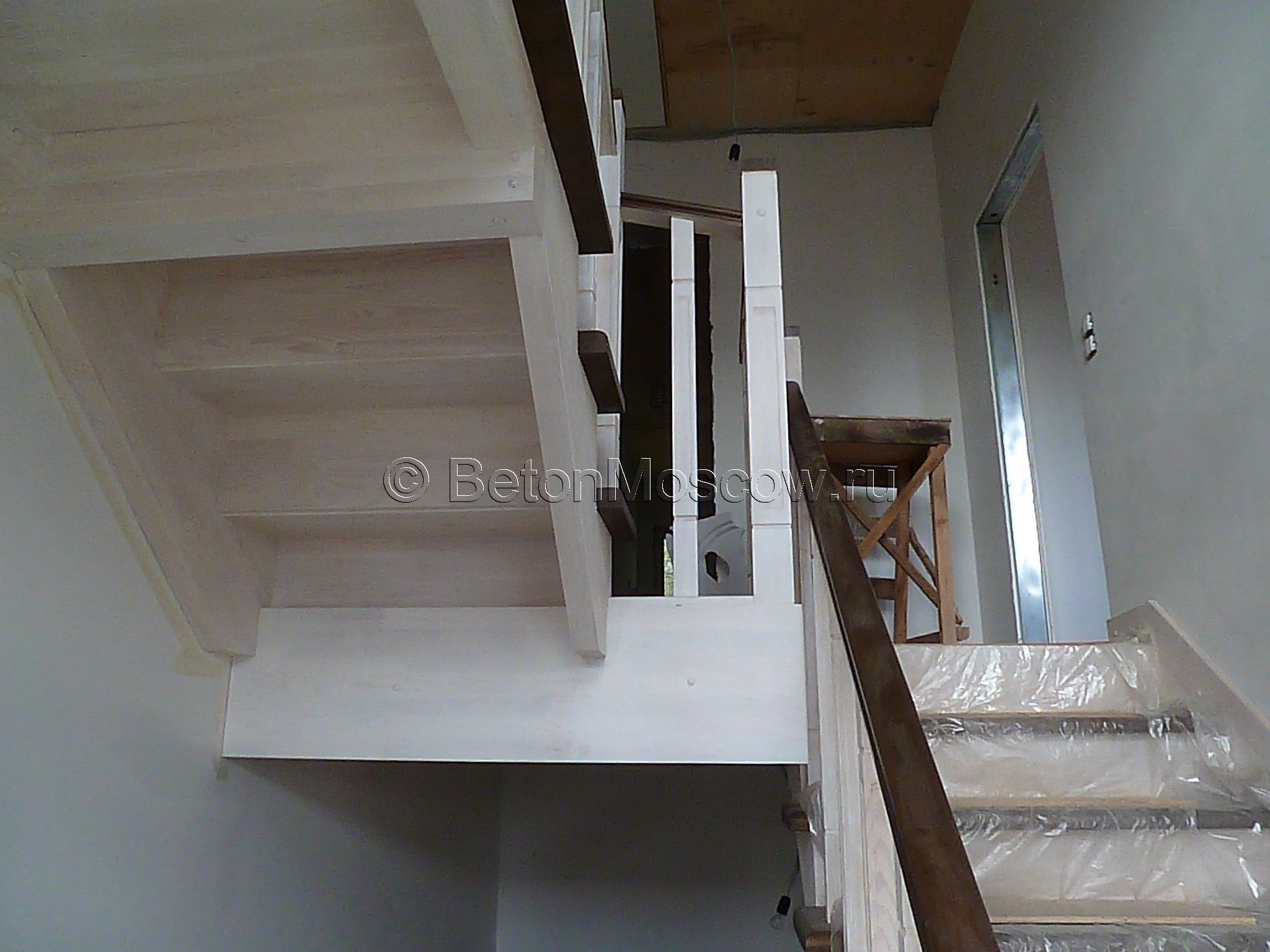 Деревянная лестница. Фото 3