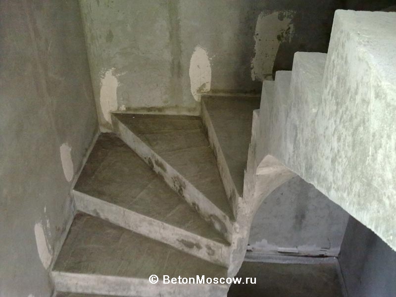 Лестница в посёлке Дудкино. Фото 1