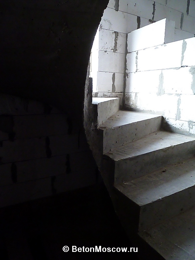 Лестница бетонная в посёлке Ананино. Фото 3