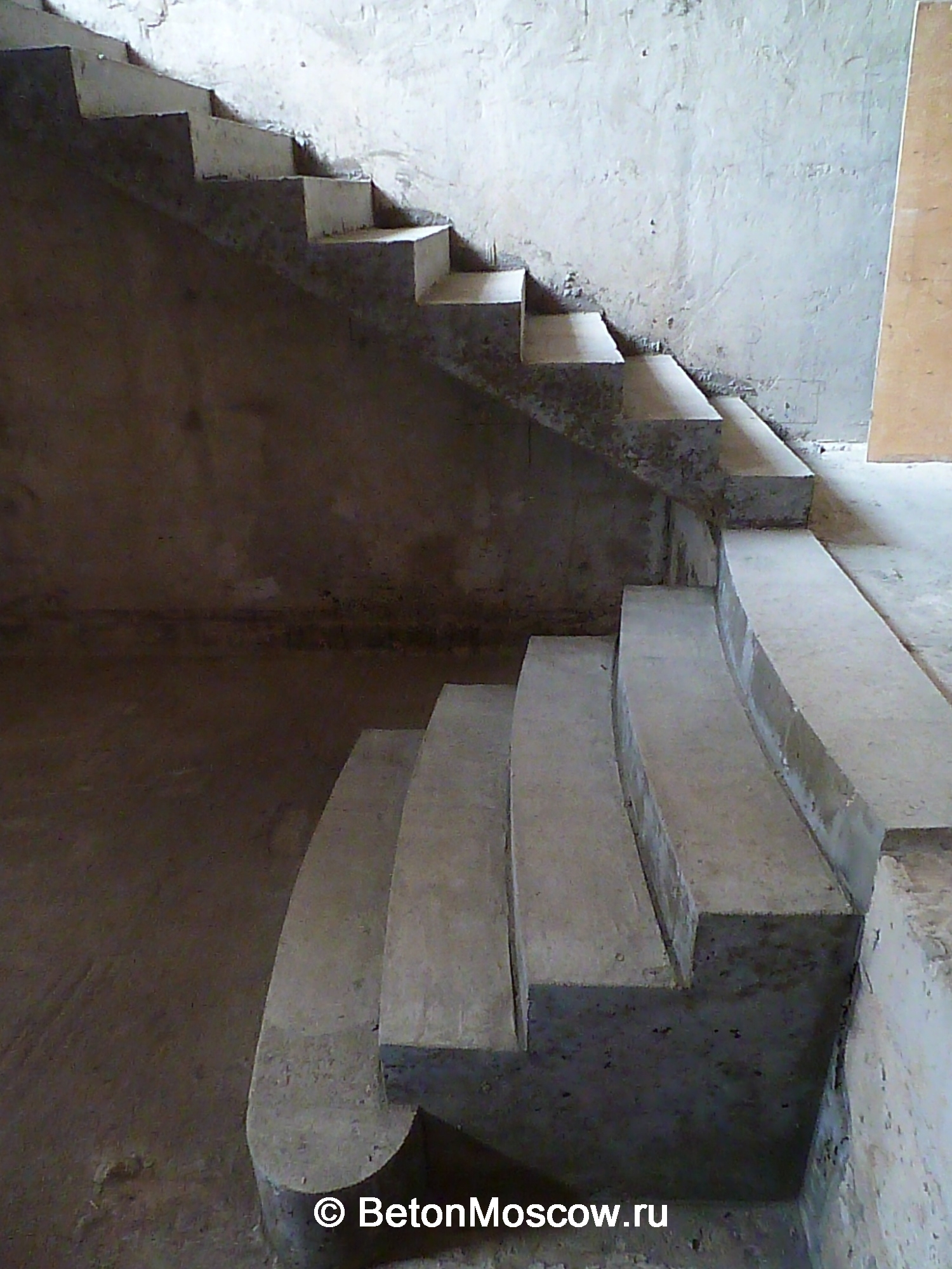 Лестница из бетона в посёлке ЖК Юрьев сад (3). Фото 3