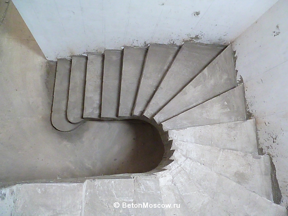 Лестница бетонная в посёлке Мартымьяново. Фото 4