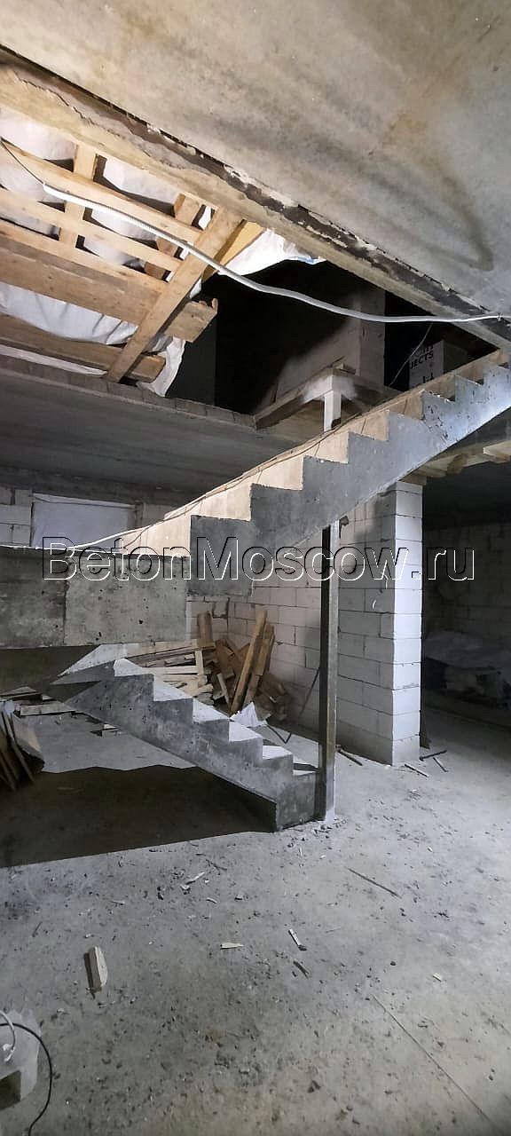 Забежная монолитная лестница. Фото 2