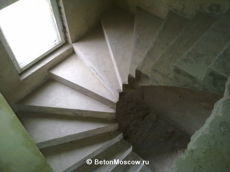 Лестница в посёлке Леоново. Фото 5