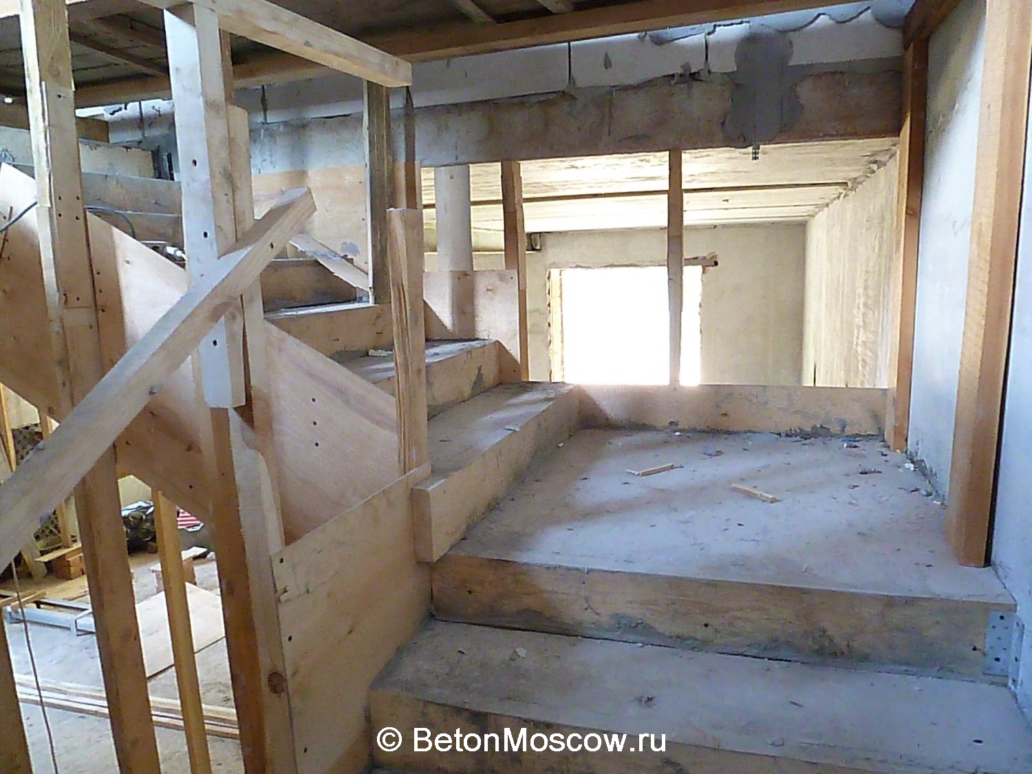 Монолитная бетонная лестница. Лестница 100. Фото 4