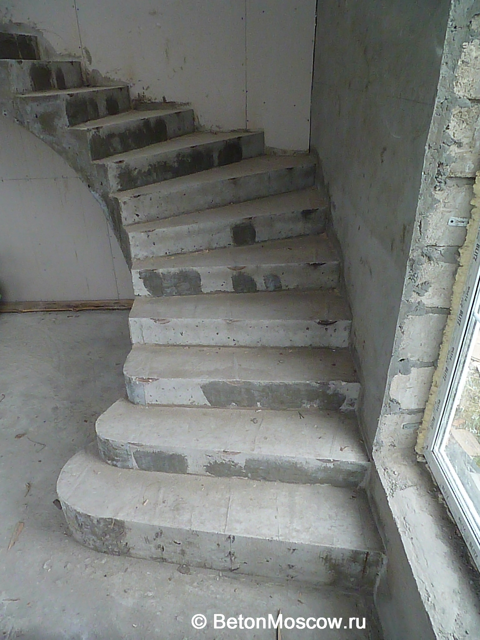 Монолитная бетонная лестница в Лыткарино. Фото 3