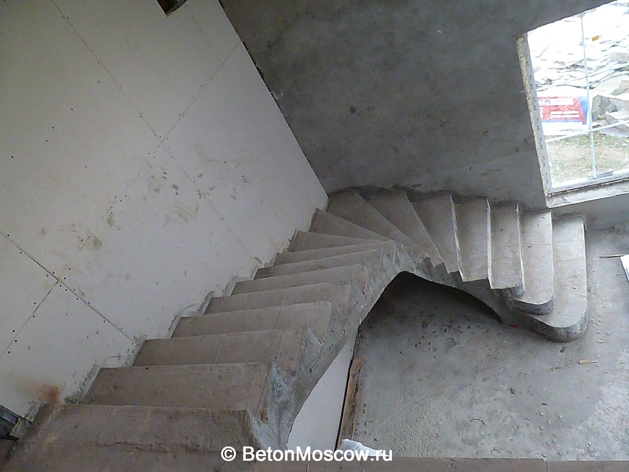 Монолитная бетонная лестница в Лыткарино. Фото 4