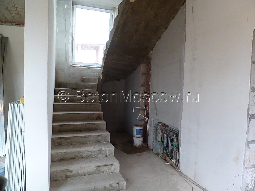 Бетонная лестница маршевая в городе Люберцы. Фото 6