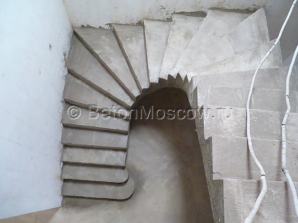 Бетонная лестница в посёлке Мартемьяново. Фото 3