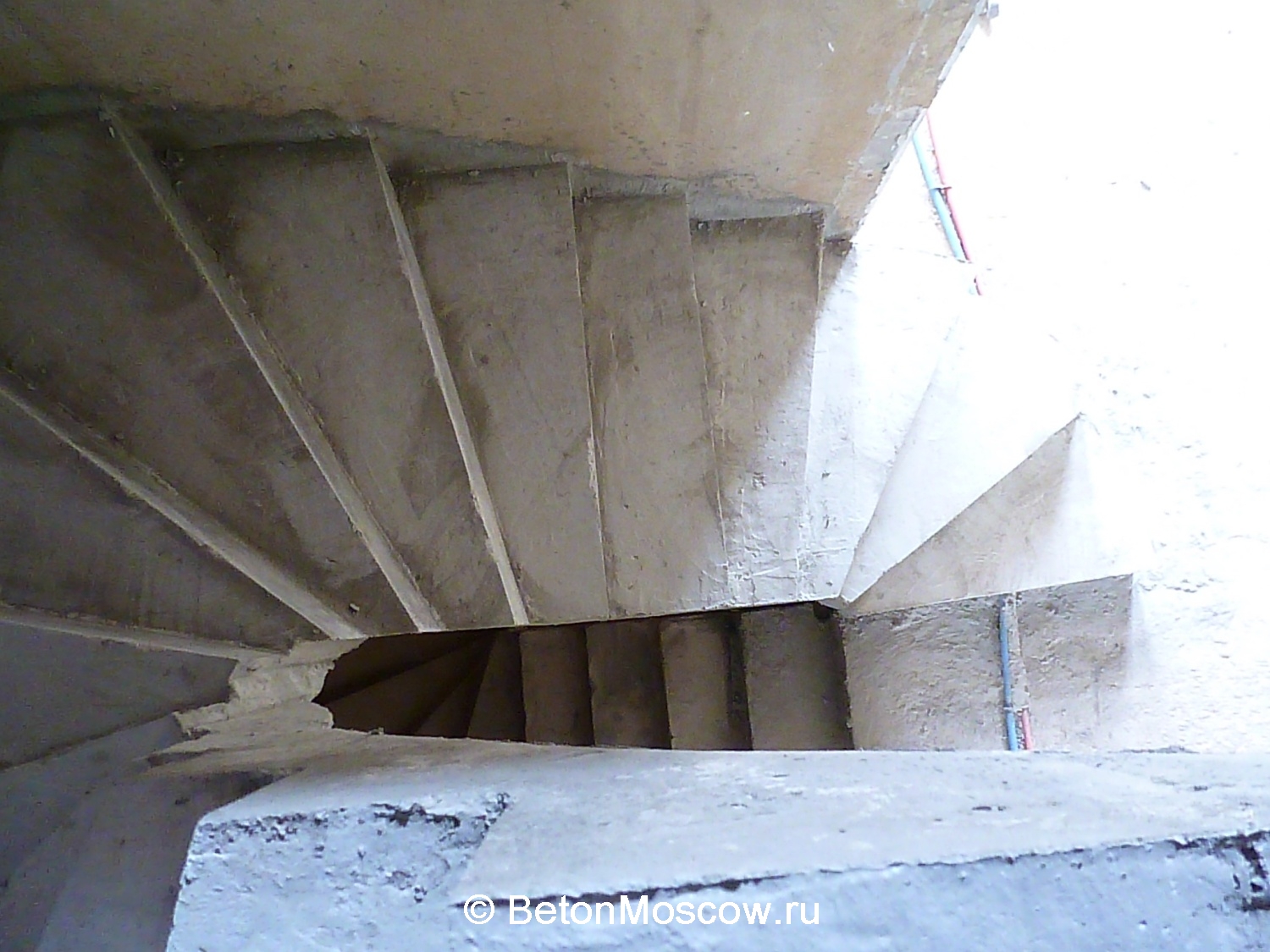 Монолитная бетонная лестница в посёлке Мери. Фото 23