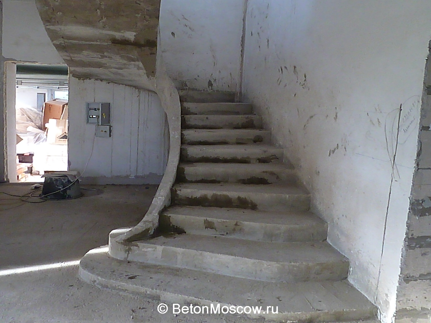 Монолитная бетонная лестница в посёлке Мери. Фото 27