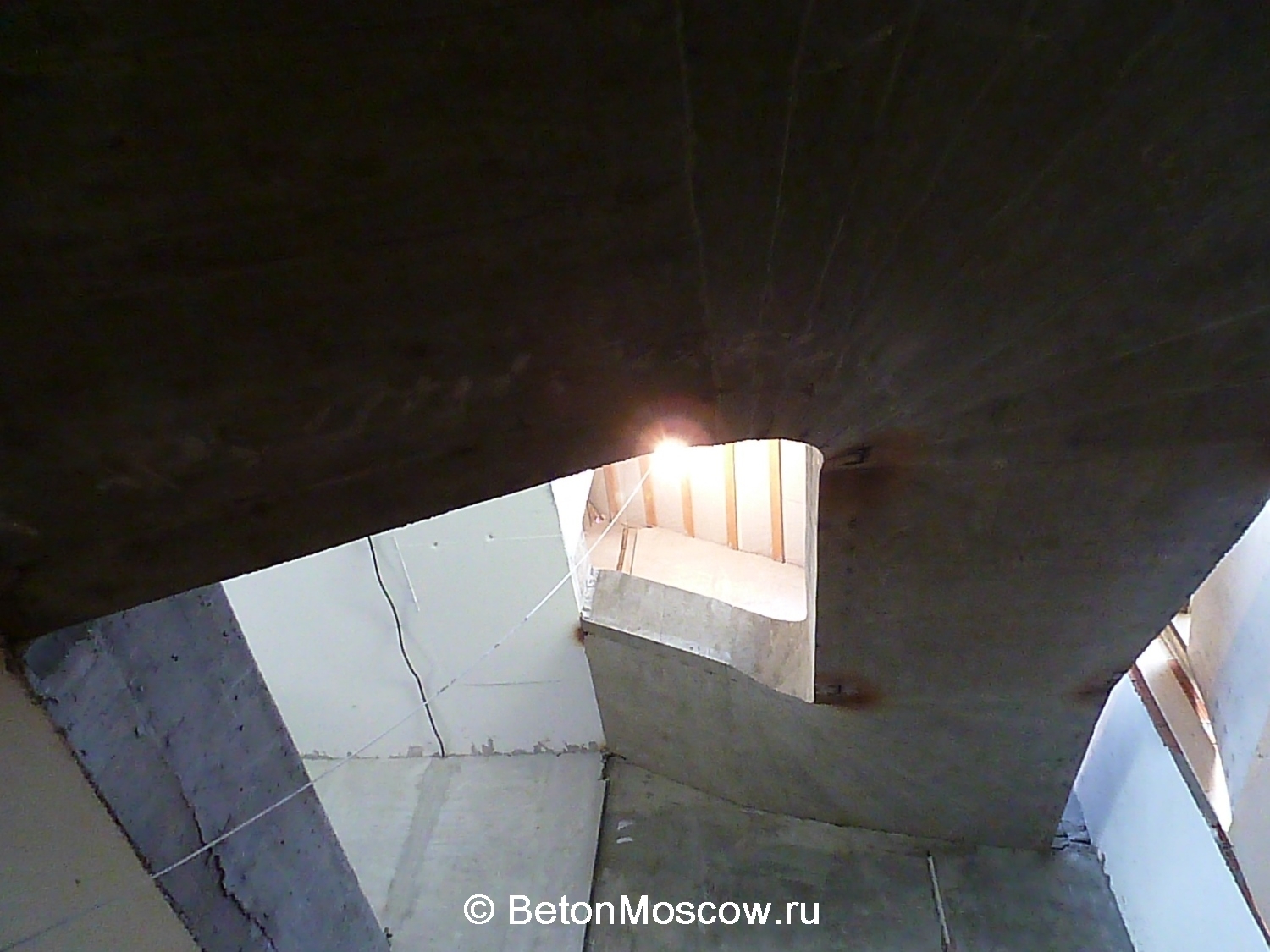 Лестница из бетона в посёлке Монтевиль. Фото 19