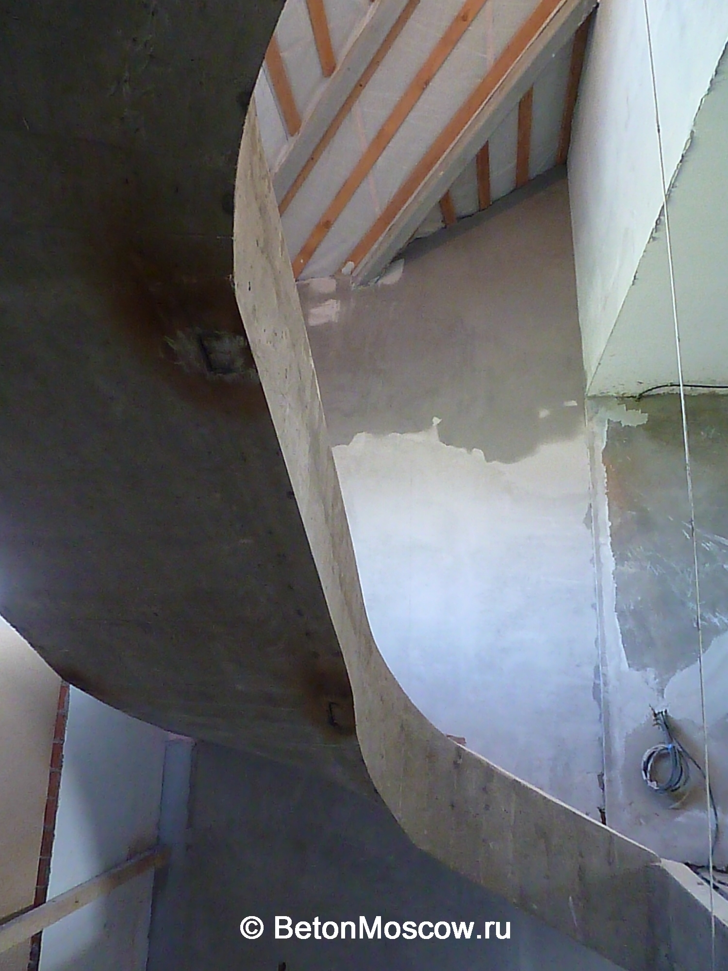 Лестница из бетона в посёлке Монтевиль. Фото 4