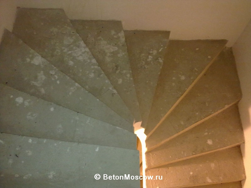 Лестница из бетона в посёлке Николино. Фото 1