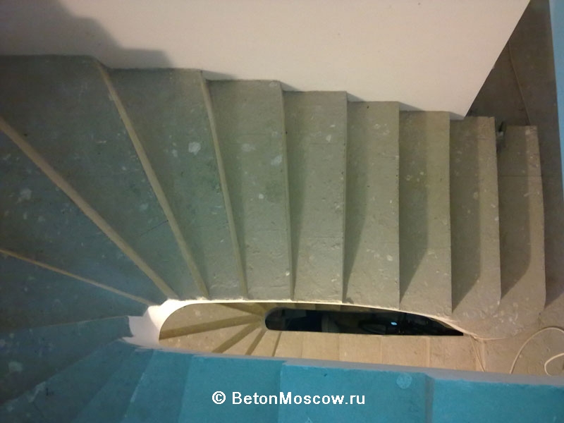 Лестница из бетона в посёлке Николино. Фото 2