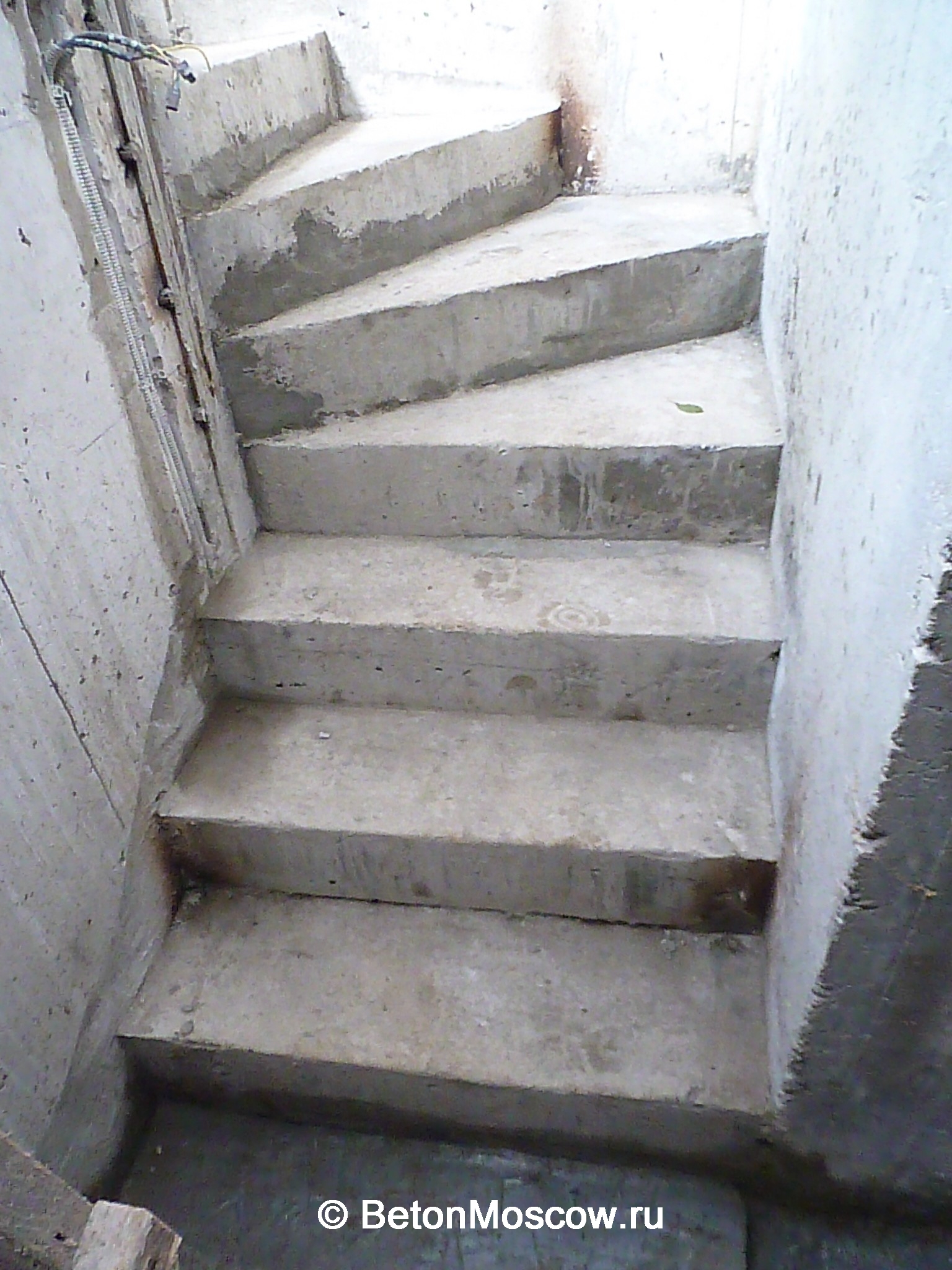 Монолитная бетонная лестница в посёлке Ольгино. Фото 13