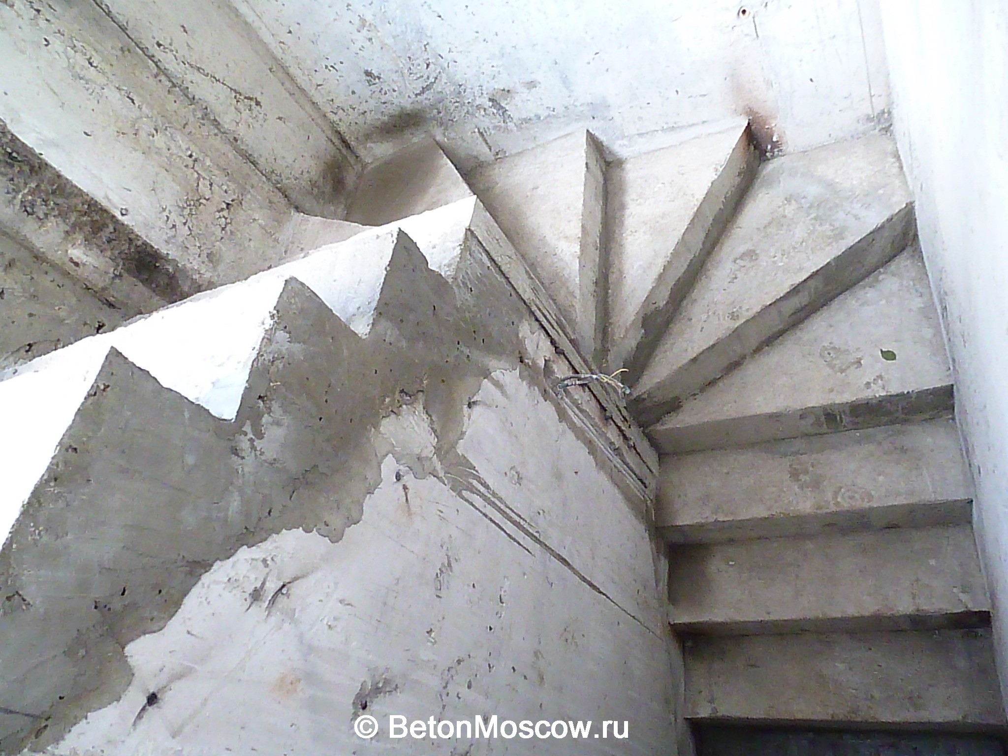 Монолитная бетонная лестница в посёлке Ольгино. Фото 5