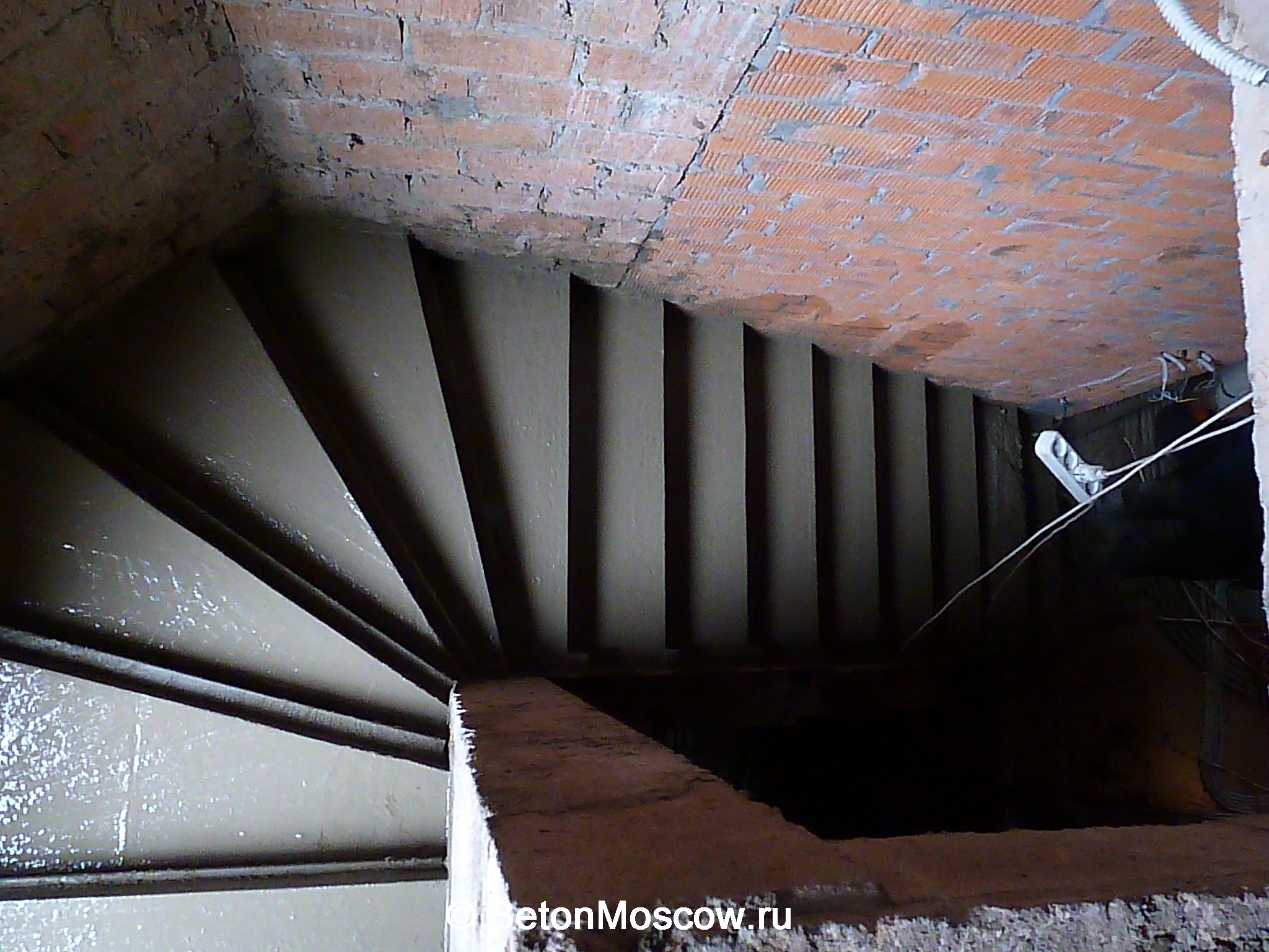 Монолитная бетонная лестница в посёлке Ольгино. Фото 7