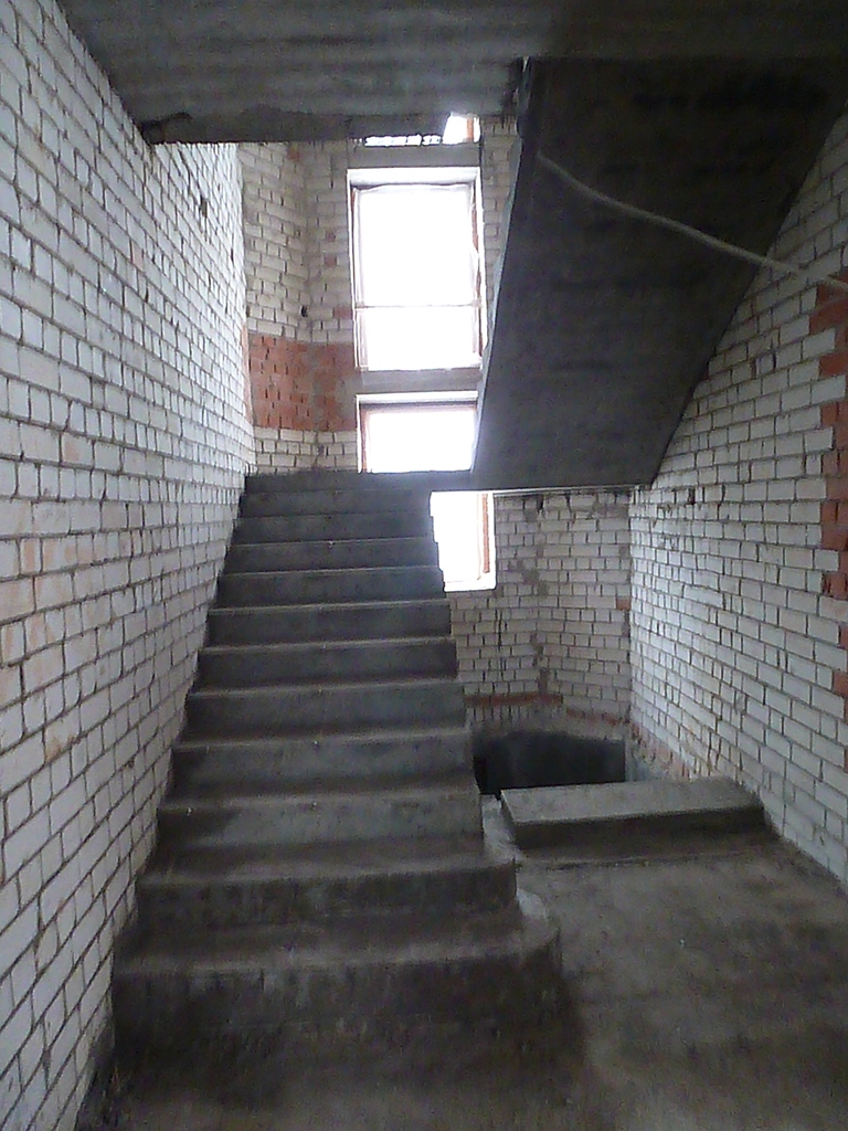 Монолитная бетонная лестница в посёлке Пласкино. Фото 1