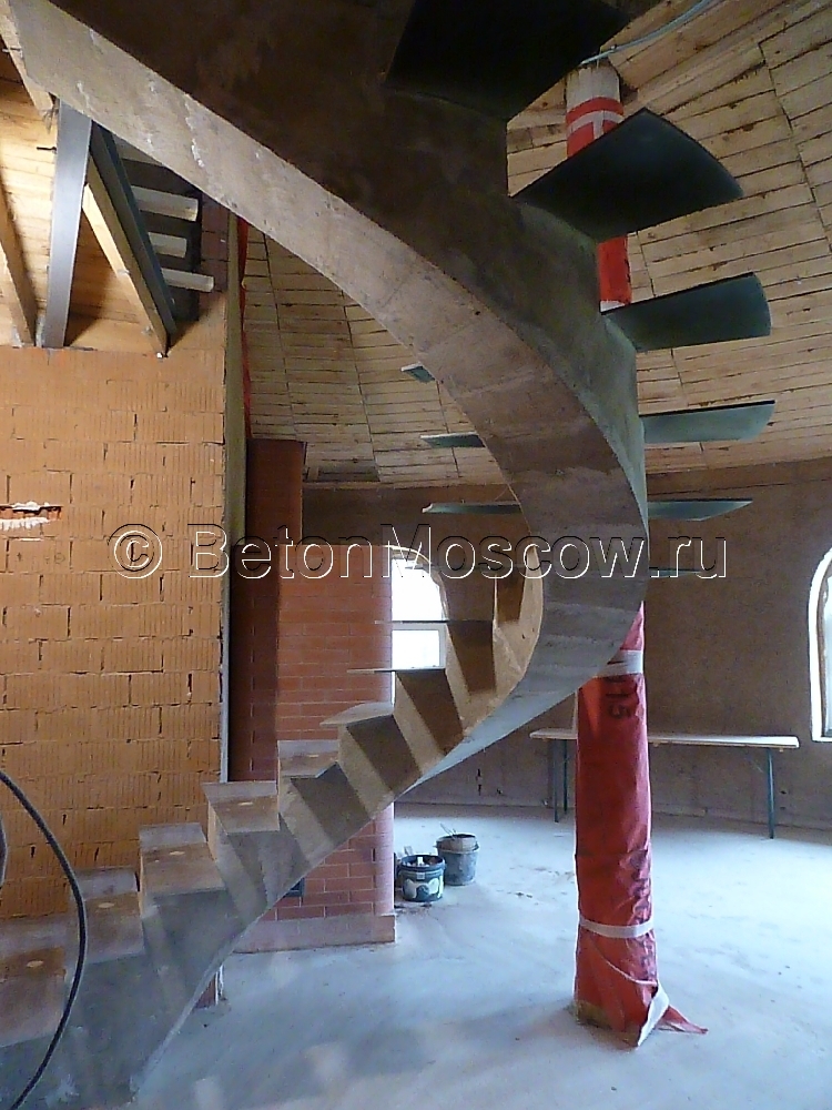 Лестница в посёлке Повадино. Фото 11