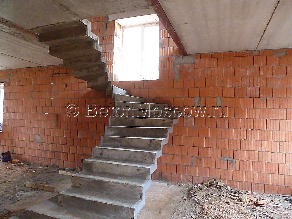 Лестница в посёлке Сабуров парк. Фото 12