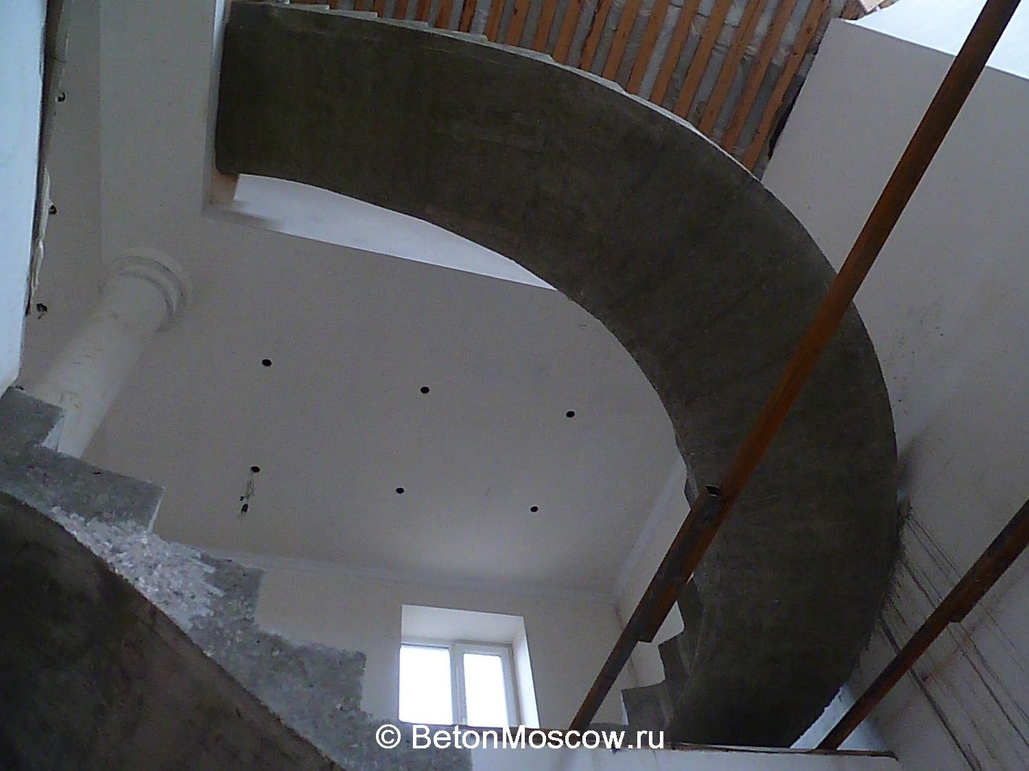 Лестница из бетона в деревне Шишкино. Фото 1