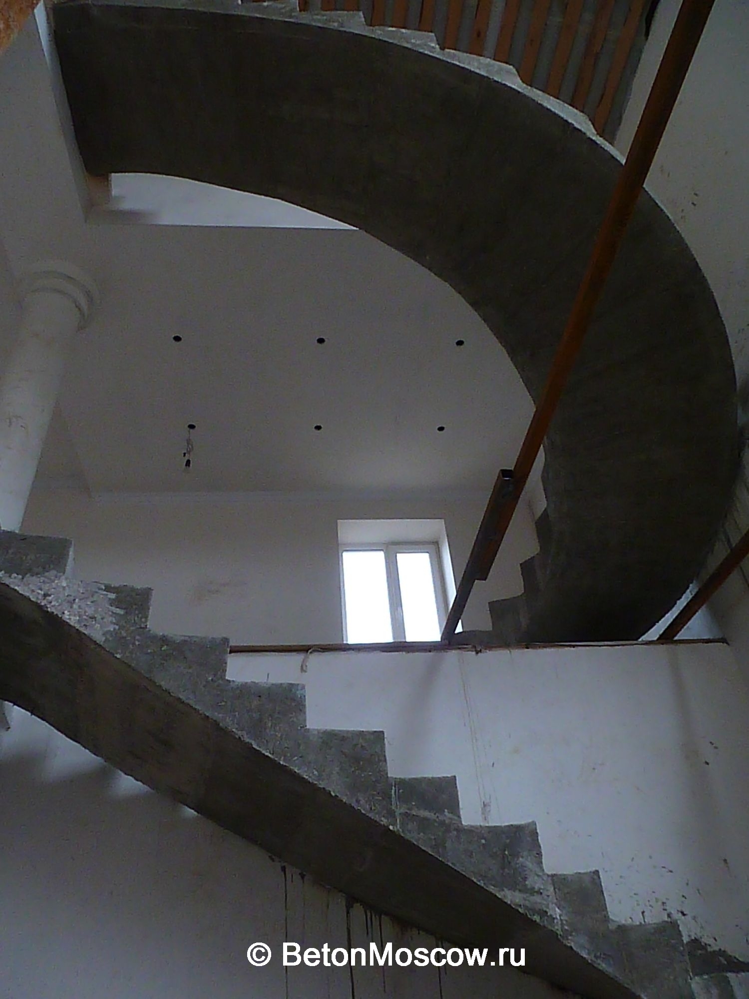 Лестница из бетона в деревне Шишкино. Фото 10