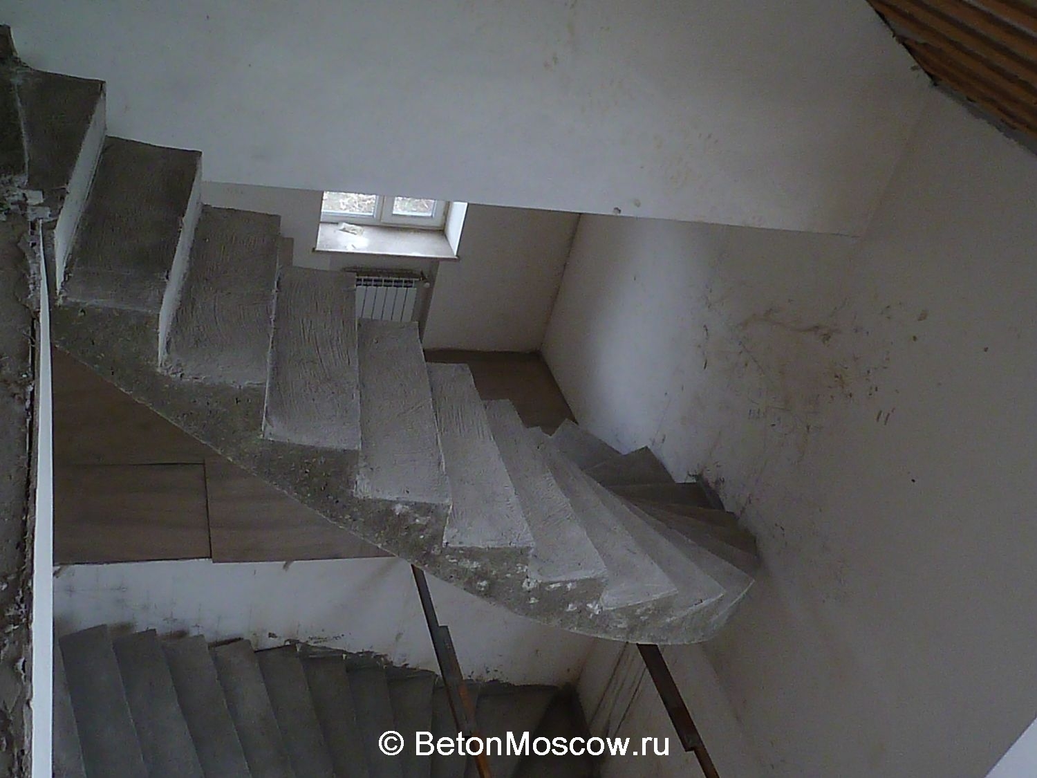 Лестница из бетона в деревне Шишкино. Фото 2