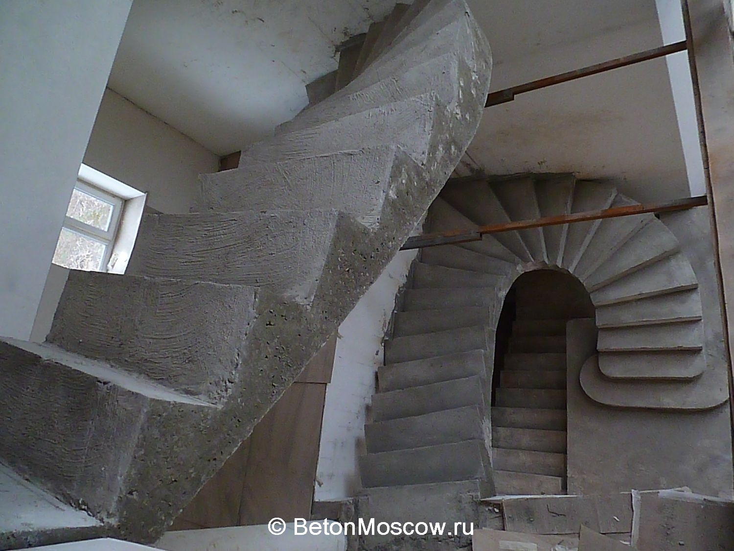 Лестница из бетона в деревне Шишкино. Фото 6