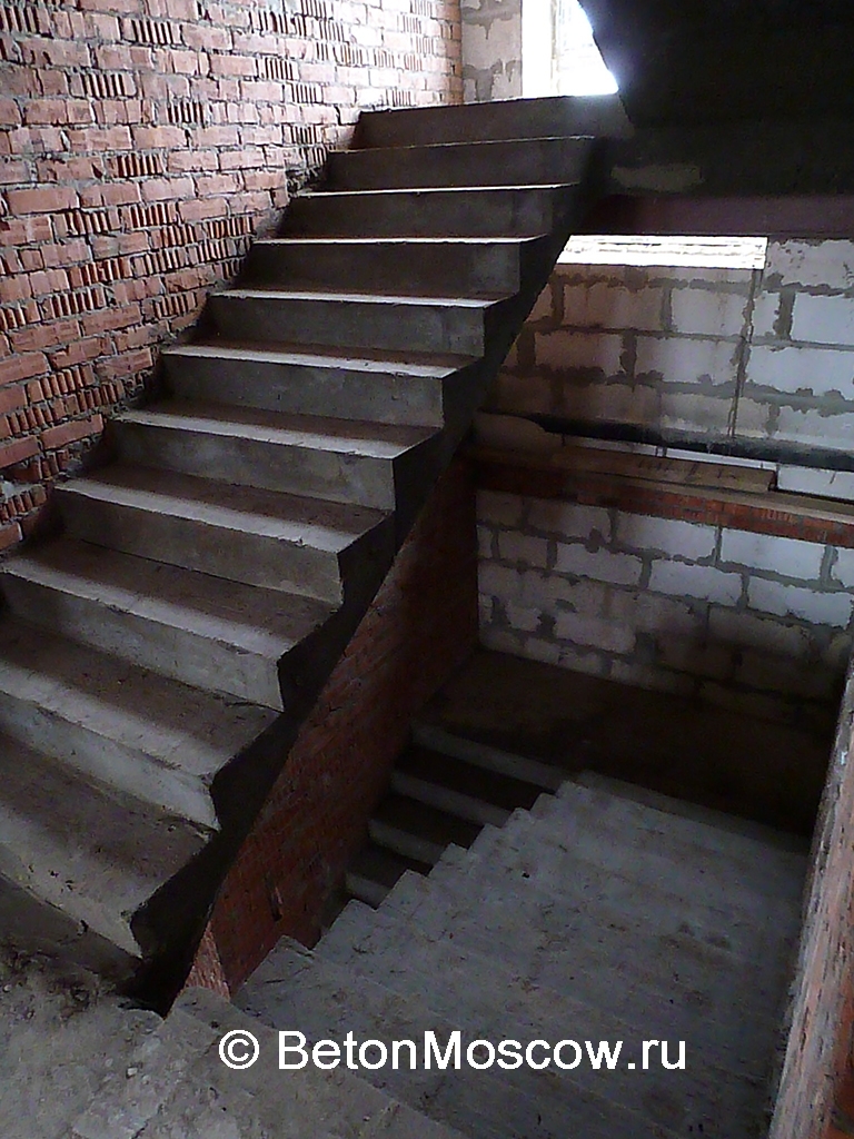 Лестница бетонная в посёлке Сиеста. Фото 10