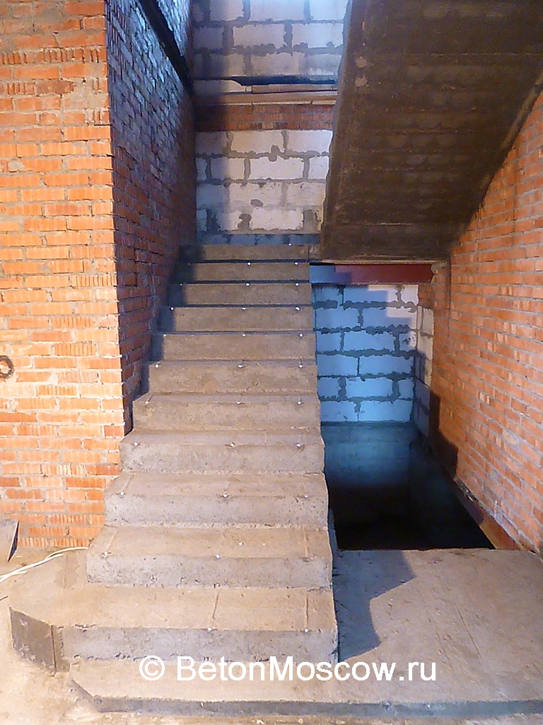 Лестница бетонная в посёлке Сиеста. Фото 15