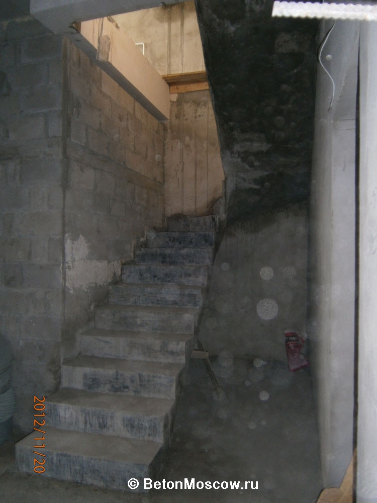Лестница в посёлке Соколиная гора. Фото 1